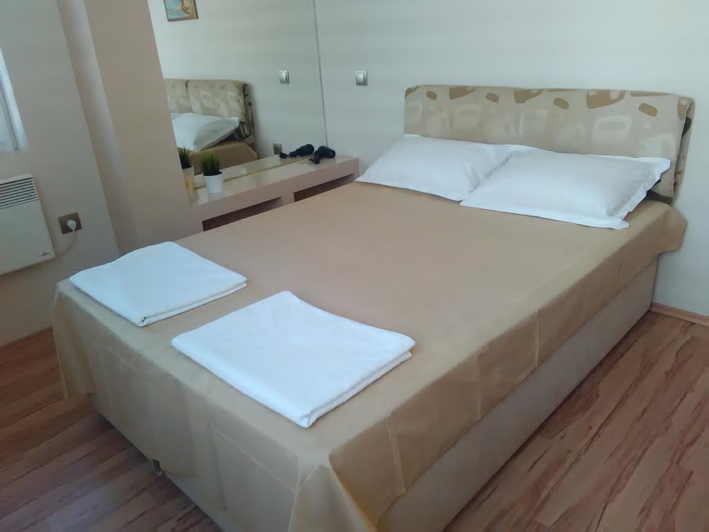 Geri Apartment Burgas Extérieur photo
