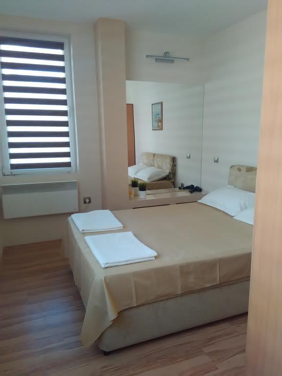 Geri Apartment Burgas Extérieur photo