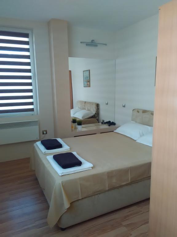 Geri Apartment Burgas Extérieur photo